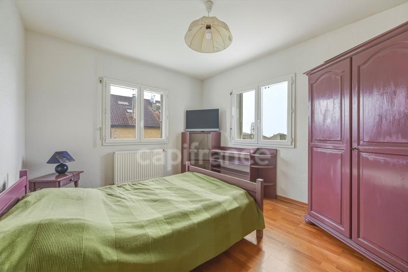 Maison - 230 m² - 6 pièces