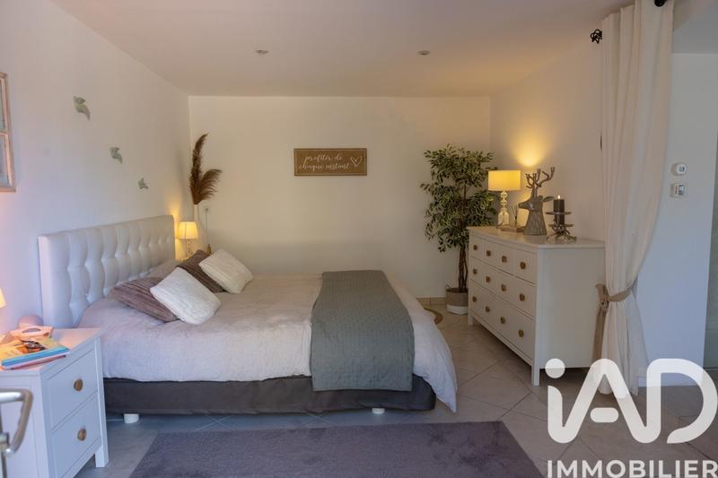 Maison - 423 m² - 13 pièces