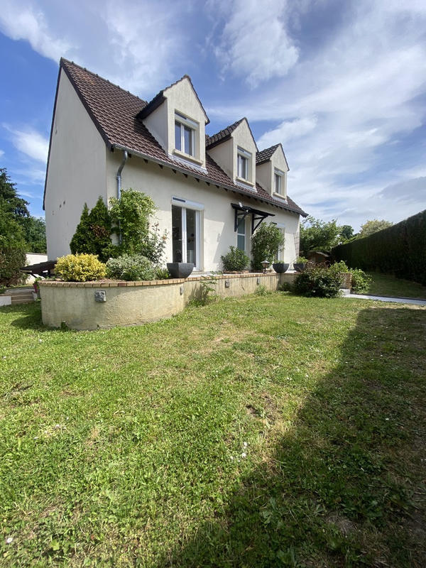 Maison - 180 m² - 7 pièces