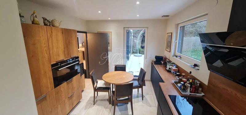 Maison - 164 m² - 5 pièces