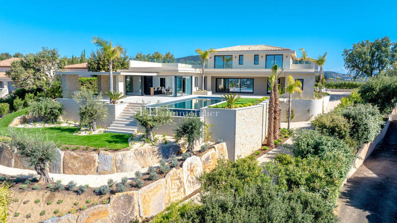 Villa - 353 m² - 6 pièces