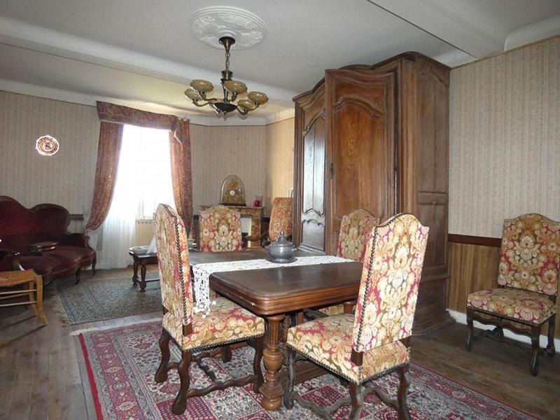 Maison - 143 m² - 7 pièces