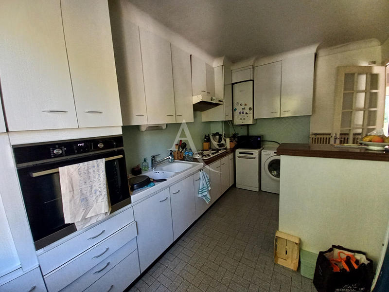 Appartement - 80 m² - 4 pièces