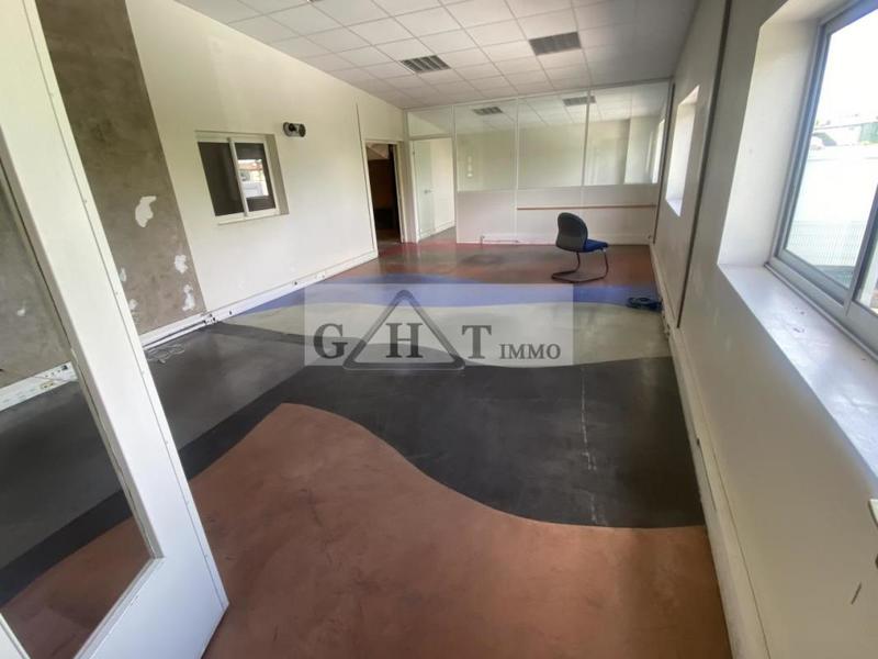 Entrepôt - 1 100 m²