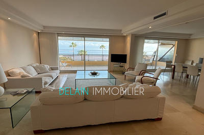 Appartement - 157 m² - 4 pièces