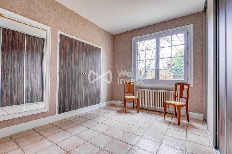 Maison traditionnelle - 270 m² - 10 pièces