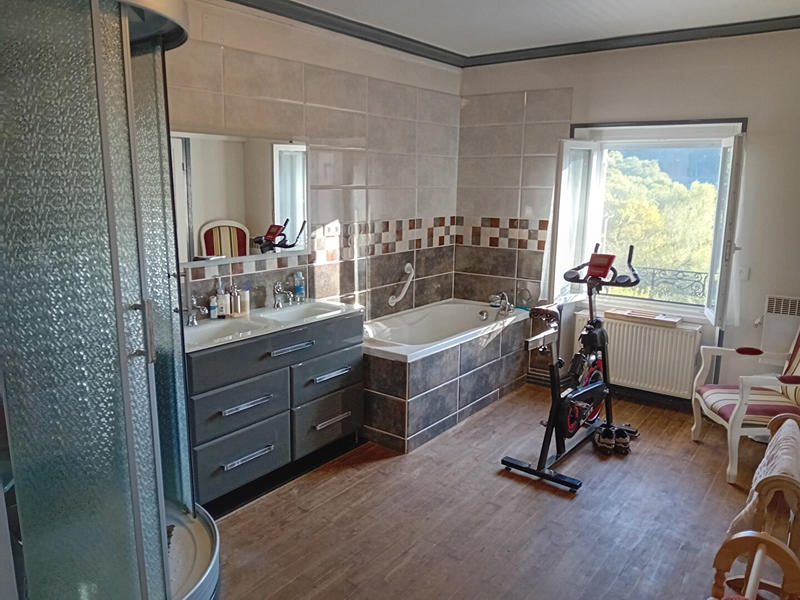 Maison - 96 m² - 6 pièces