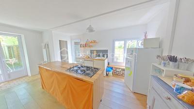 Propriété - 154 m² - 6 pièces