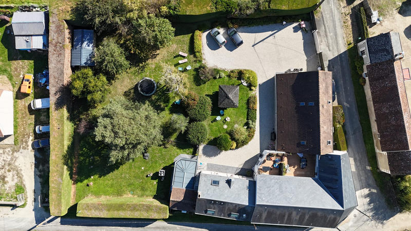 Maison ancienne - 402 m² - 11 pièces