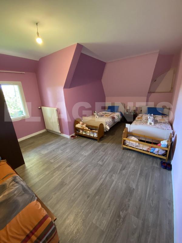 Propriété - 203 m² - 7 pièces