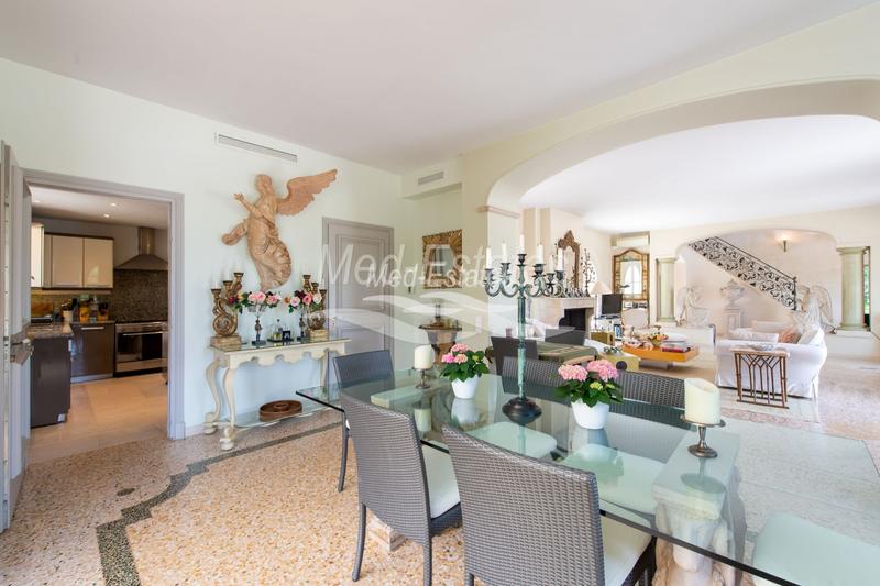 Villa - 250 m² - 5 pièces