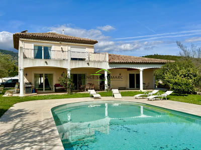 Maison - 257 m² - 6 pièces