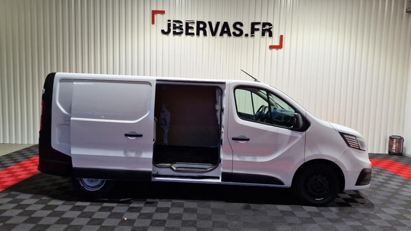 Renault Trafic l2h1 3000 kg blue dci 130 grand confort