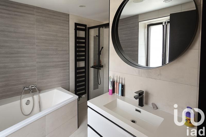 Maison - 250 m² - 8 pièces