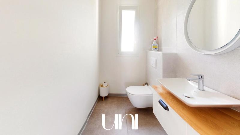 Maison - 200 m² - 7 pièces