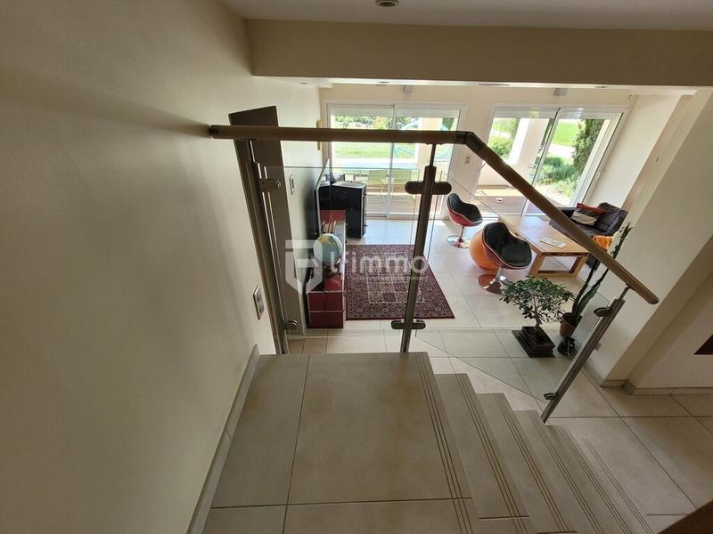 Maison - 147 m² - 8 pièces