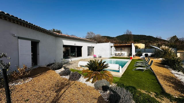 Villa - 157 m² - 8 pièces