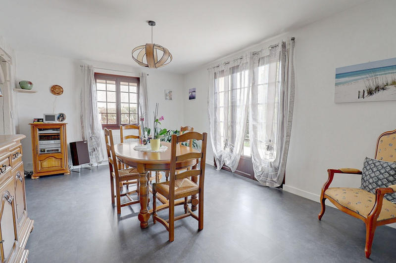 Maison - 127 m² - 6 pièces