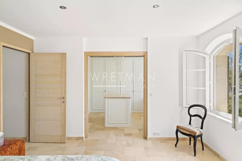 Villa - 260 m² - 10 pièces