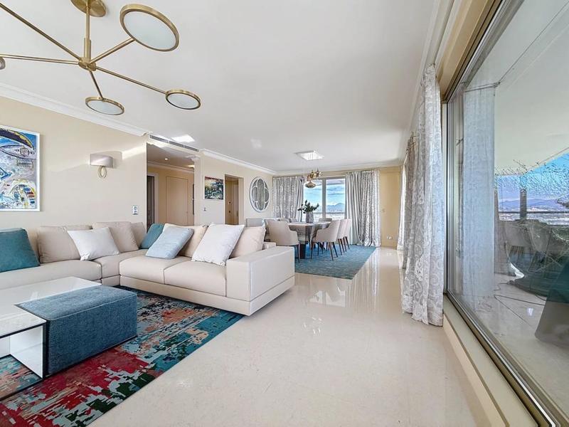 Appartement - 132 m² - 4 pièces