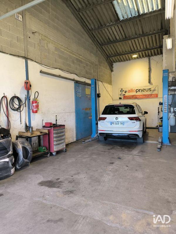 Local commercial - 215 m²