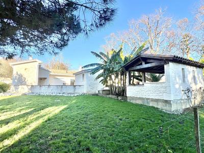 Maison - 240 m² - 8 pièces