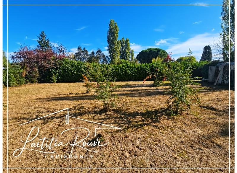 Terrain constructible - 1 040 m²