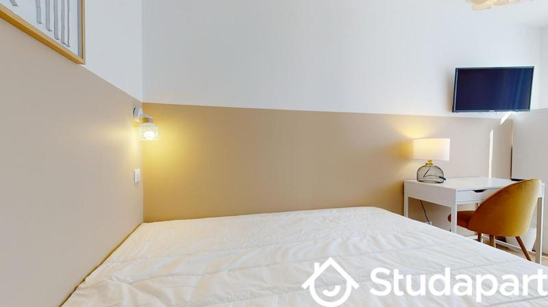 Chambre - 13 m² - 1 pièce