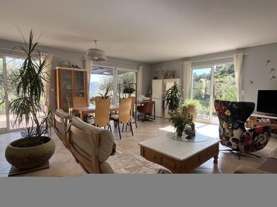 Villa - 150 m² - 5 pièces