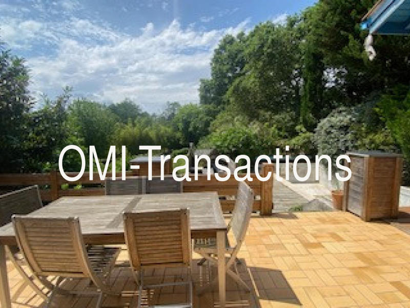 Maison traditionnelle - 147 m² - 6 pièces