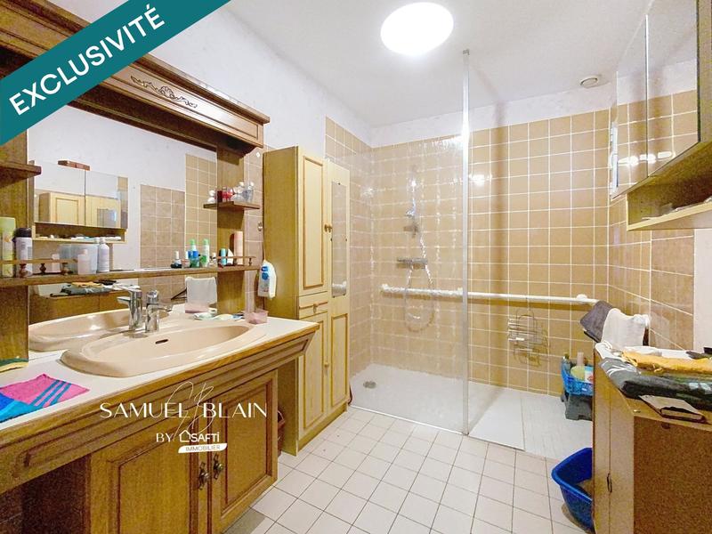 Maison - 210 m² - 6 pièces