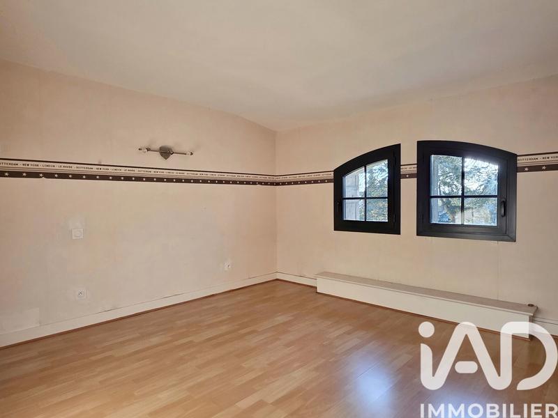 Maison - 220 m² - 7 pièces