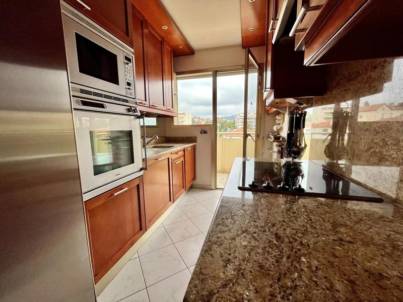 Appartement - 76 m² - 3 pièces