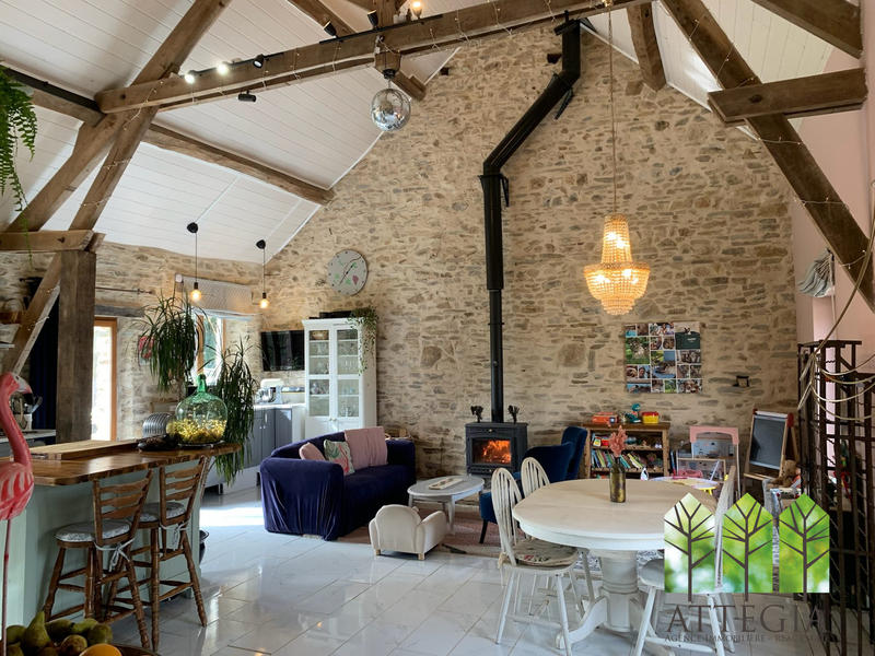 Maison - 285 m² - 13 pièces