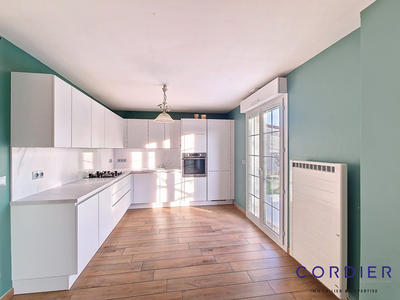 Maison - 111 m² - 7 pièces