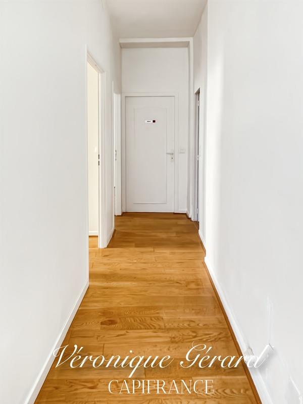 Local d'activité / Entrepôt - 64 m² - 3 pièces