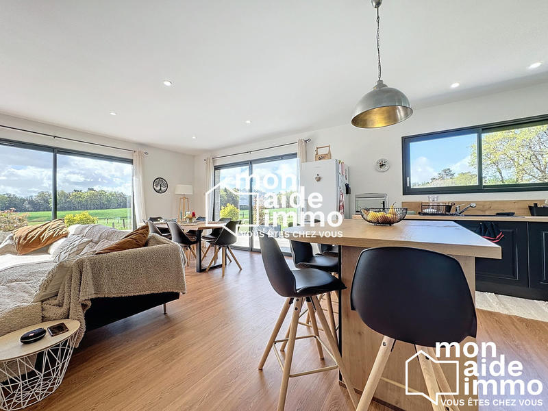 Maison - 260 m² - 8 pièces