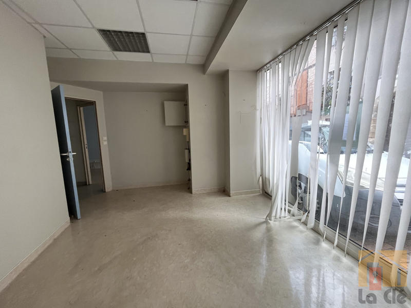 Local commercial - 177 m² - 6 pièces