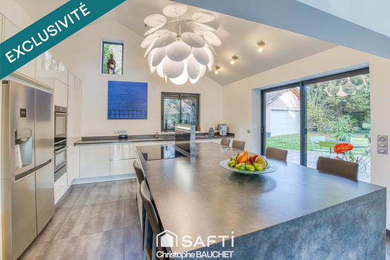 Villa - 213 m² - 6 pièces