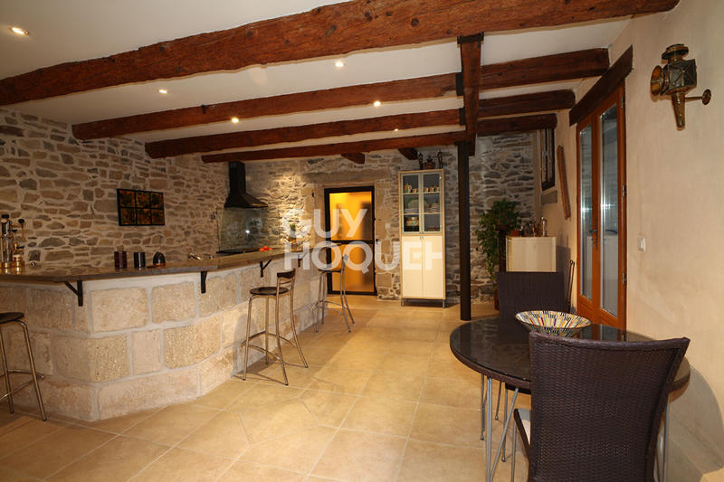 Maison - 220 m² - 5 pièces