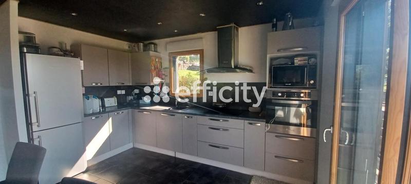 Maison - 82 m² - 5 pièces