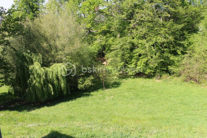 Demeure - 335 m² - 12 pièces