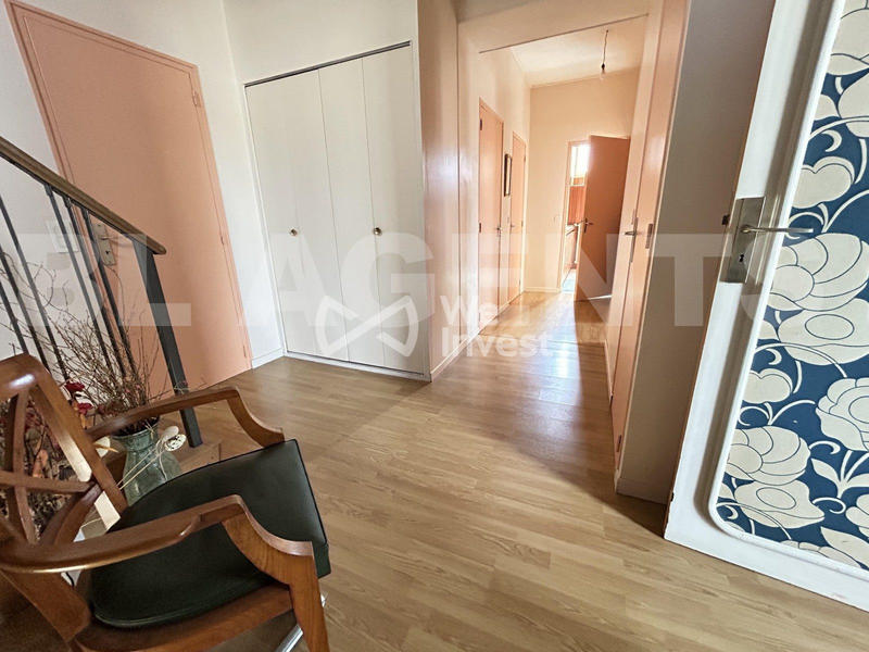 Maison - 210 m² - 8 pièces