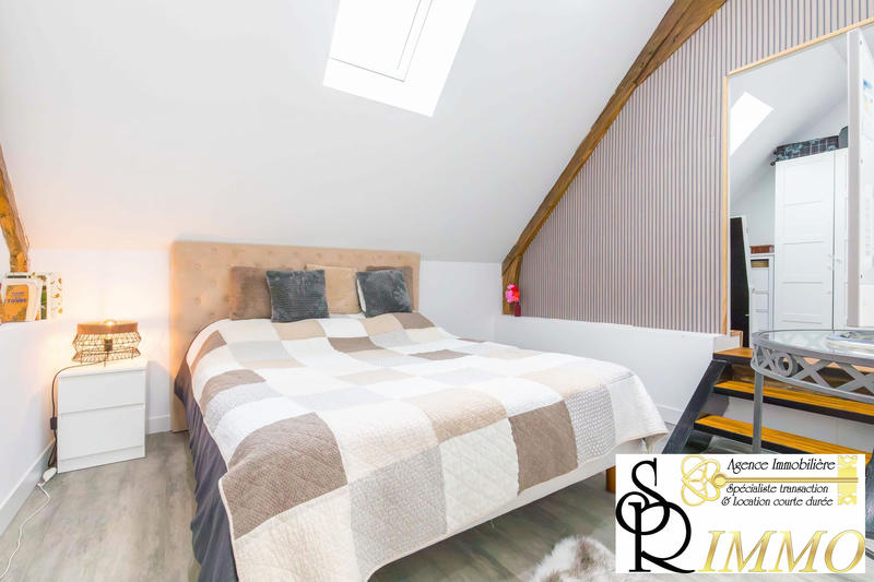 Maison - 201 m² - 7 pièces