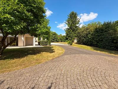 Maison - 312 m² - 7 pièces