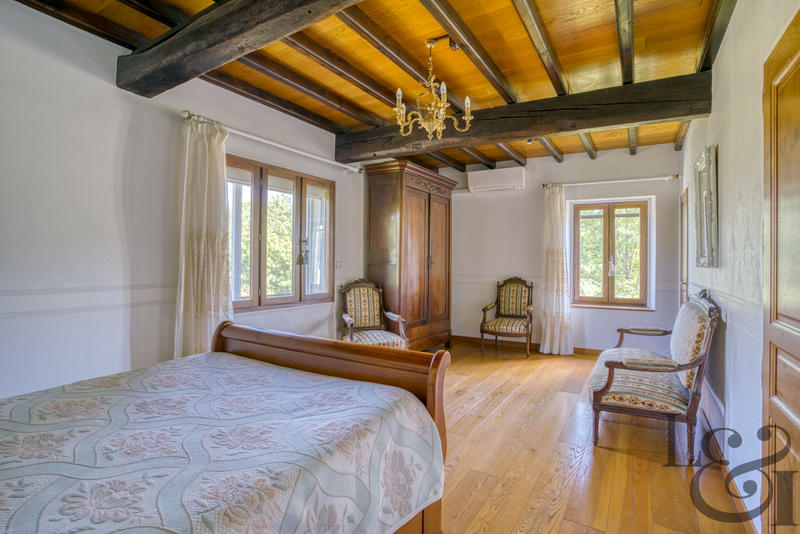 Maison - 190 m² - 7 pièces