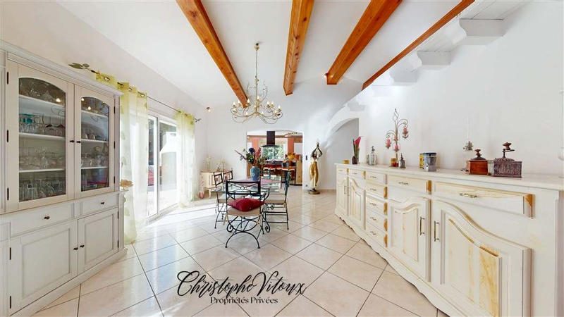 Villa - 200 m² - 5 pièces