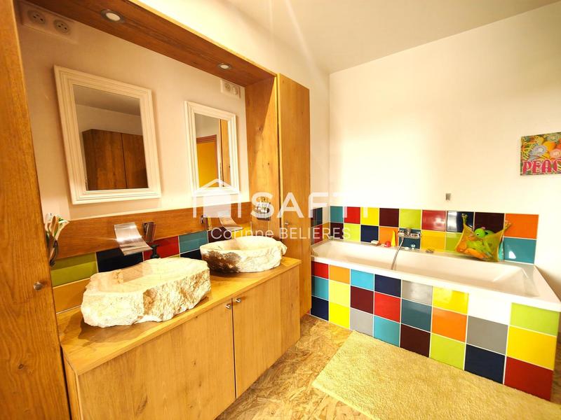 Maison - 214 m² - 7 pièces