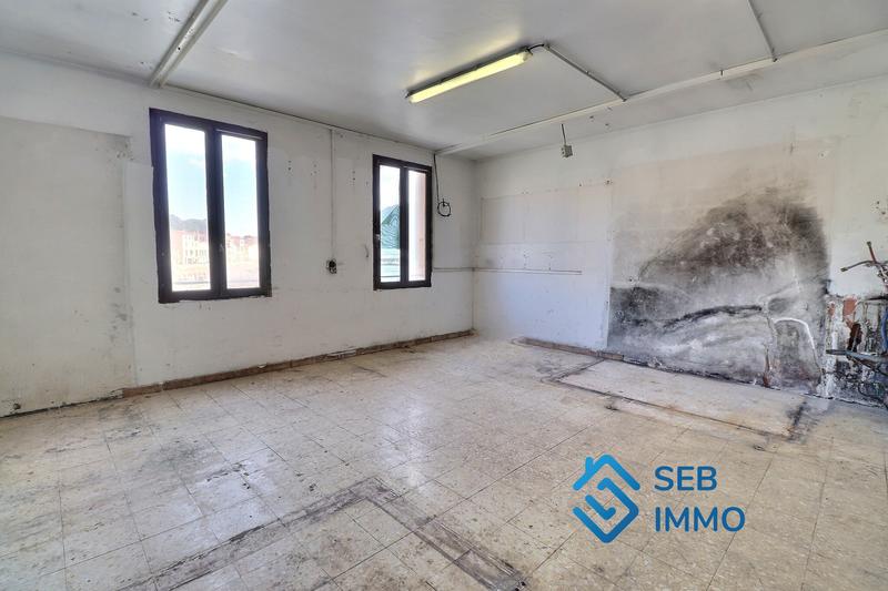 Local commercial - 101 m²