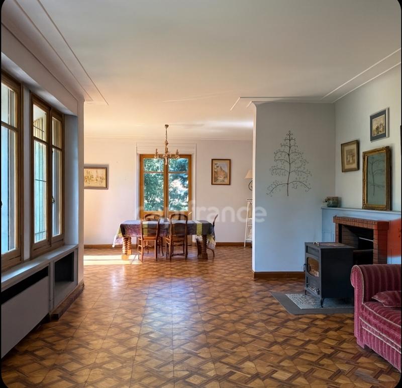 Maison - 262 m² - 12 pièces